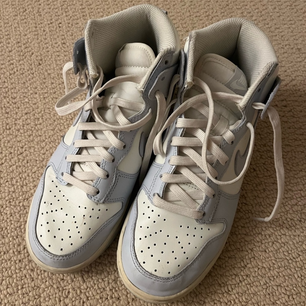 slightly worn dunks